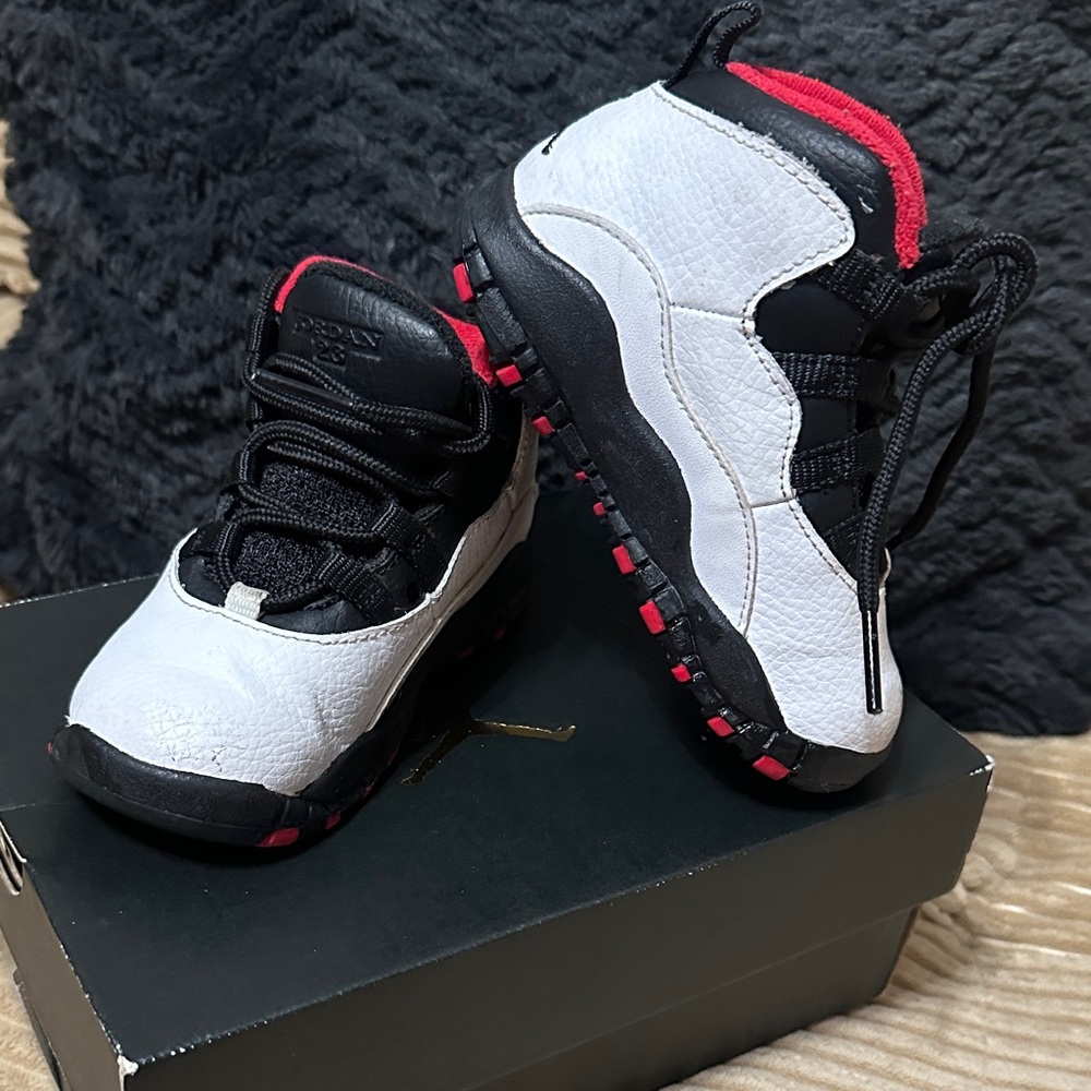 Jordan Retro Kids Hightops! With Box size 7C